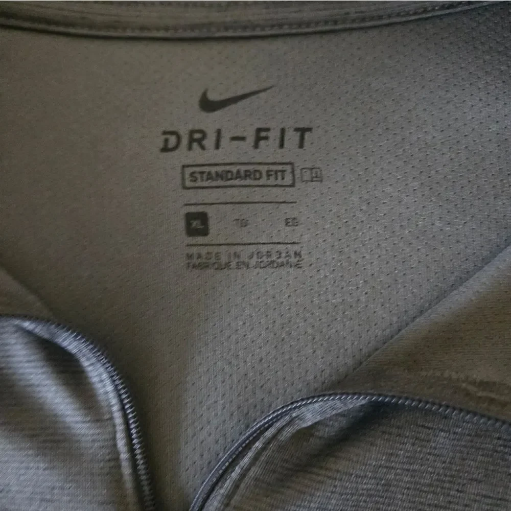 Men's Nike zip up jacket XL